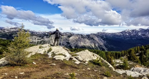 Hut-to-hut hike rewards adventurers with epic views