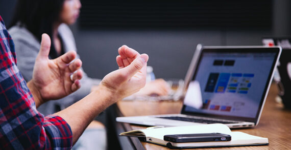 online social media internet computer meeting sales Converting online leads into customers