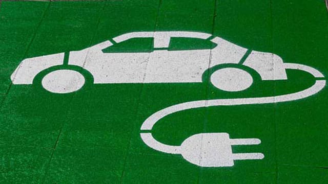 The age of electric vehicles is (not yet) upon us